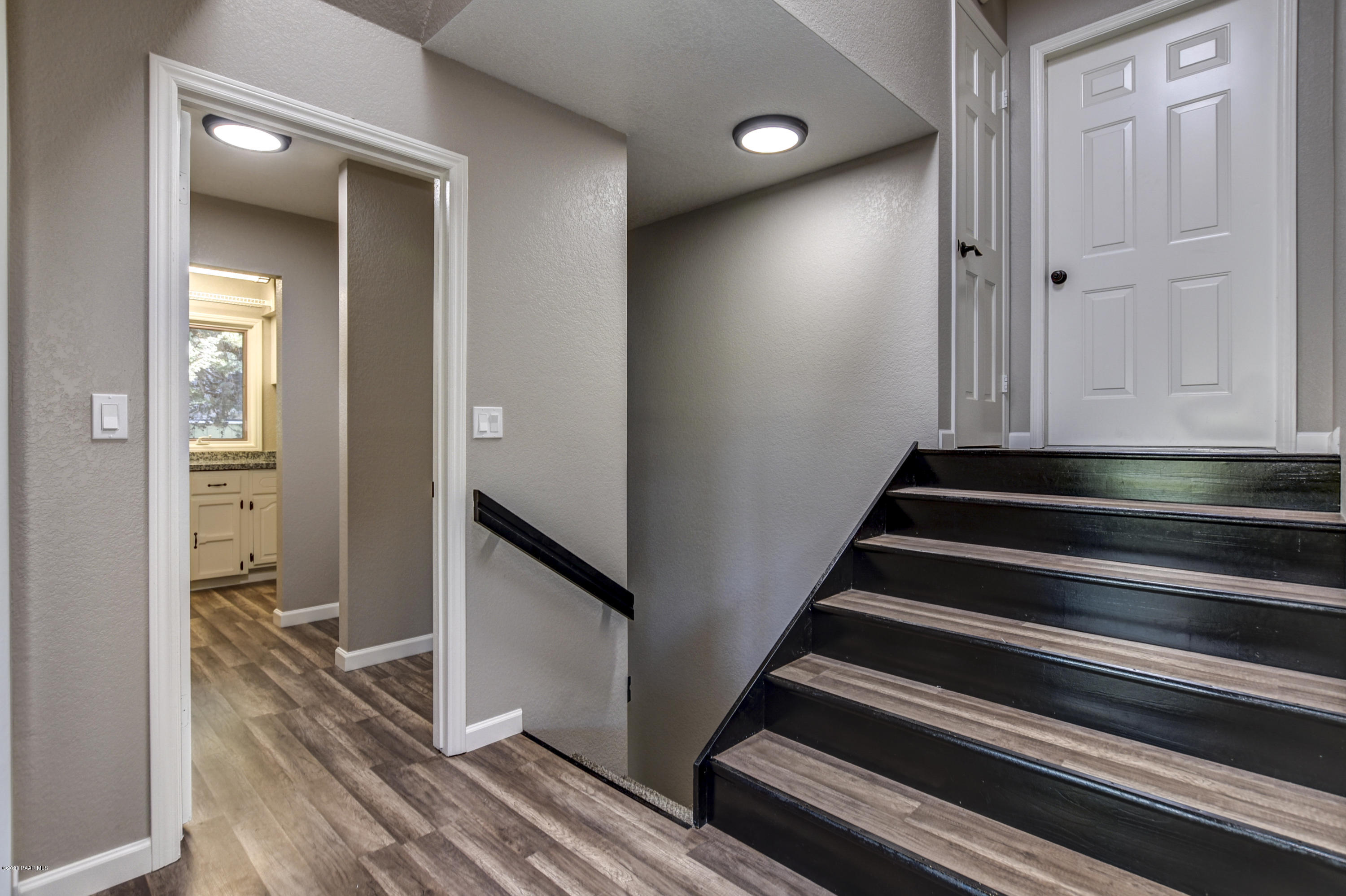 1190 Deerfield Road, Unit 2 Prescott, AZ 86303 - Photo 15 of 47 Hallway