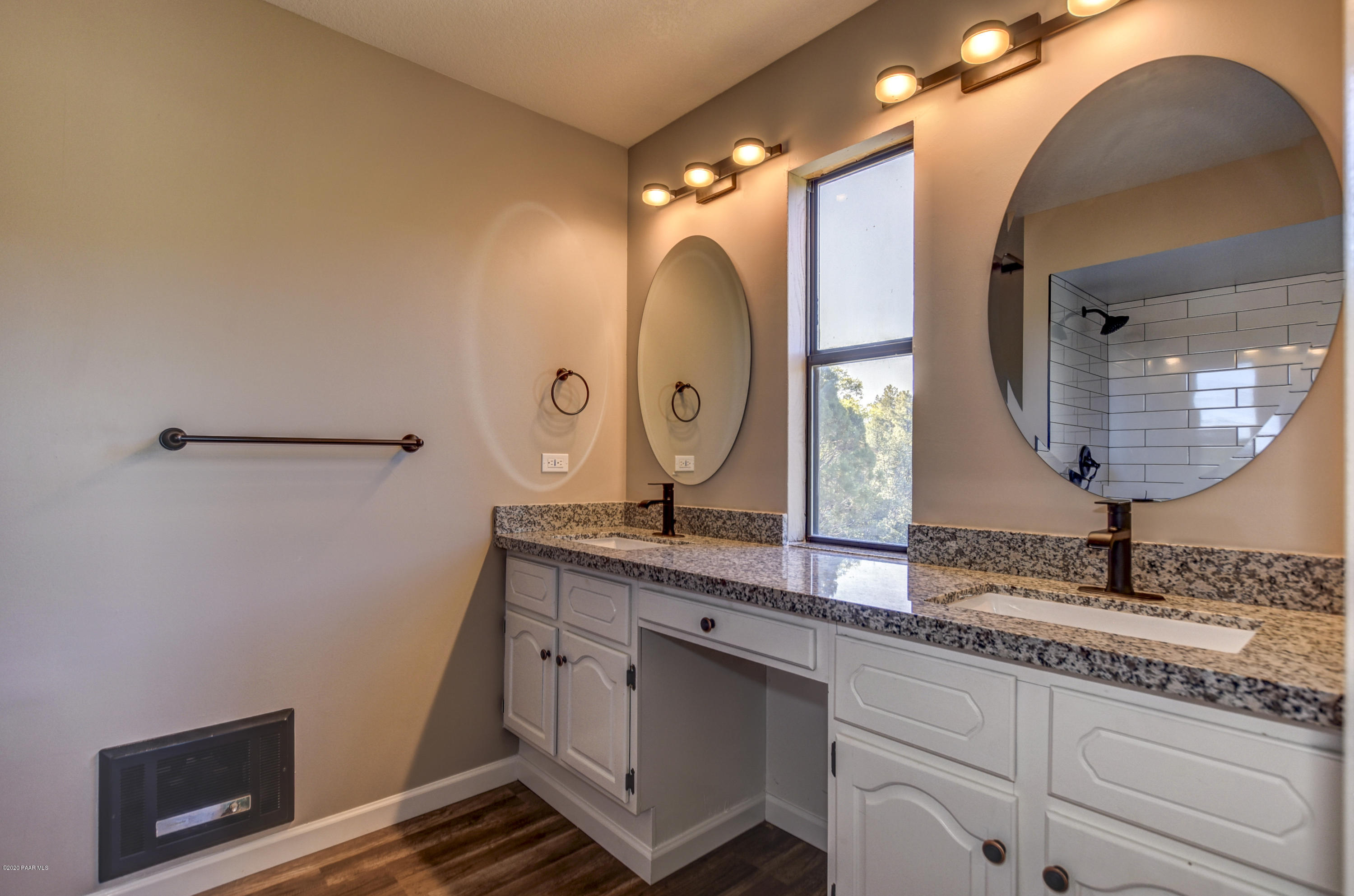 1190 Deerfield Road, Unit 2 Prescott, AZ 86303 - Photo 20 of 47 Master Bathroom 1