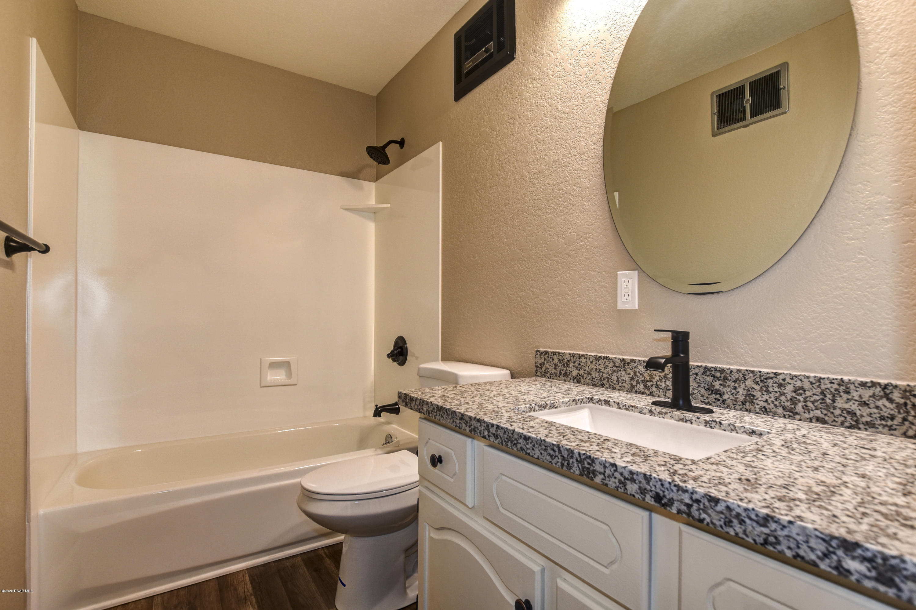 1190 Deerfield Road, Unit 2 Prescott, AZ 86303 - Photo 23 of 47 Mini Master Bathroom