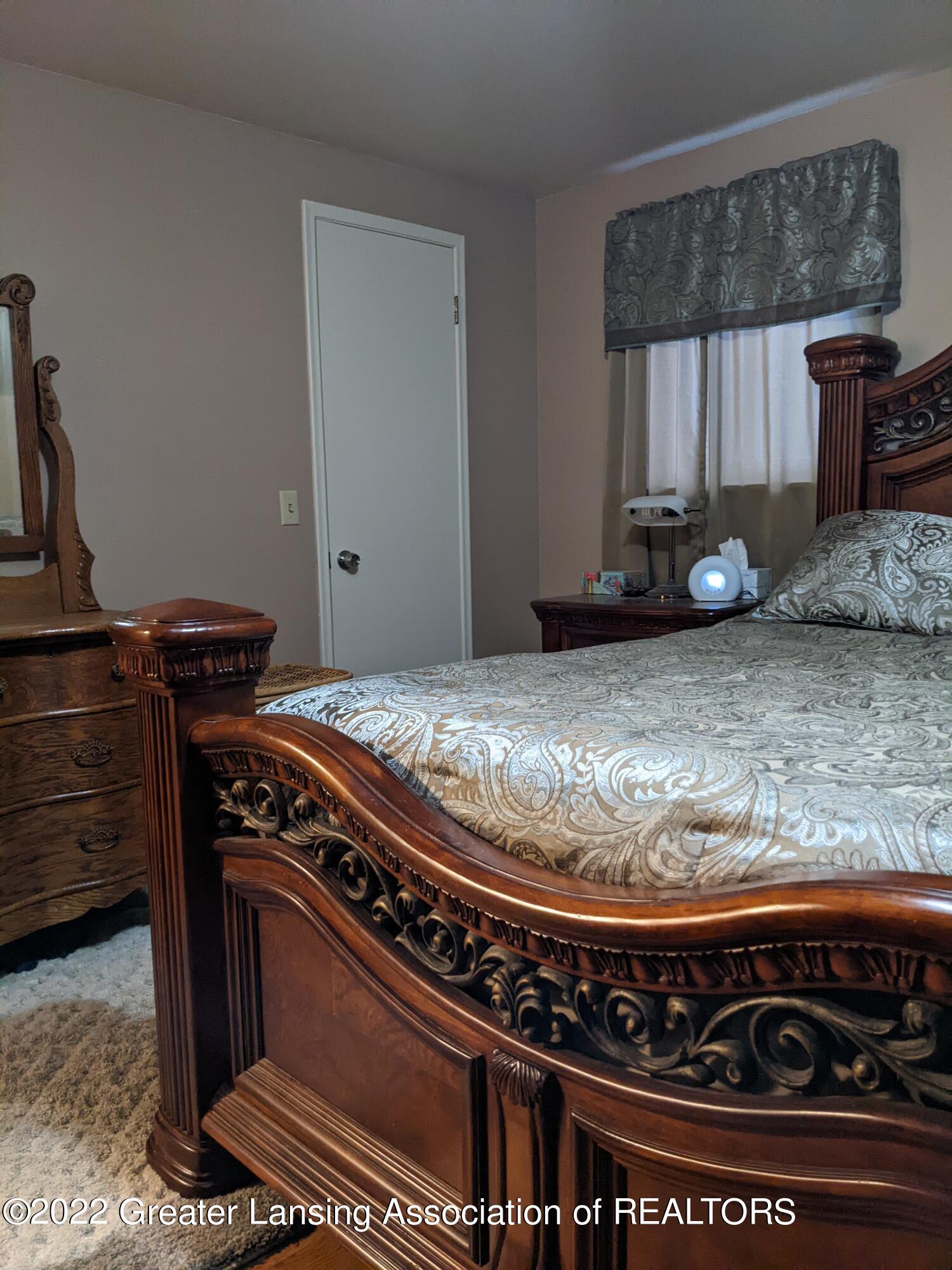 2911 Cumberland Road Lansing, MI 48906 - Photo 17 of 24 PXL_20220331_230155418