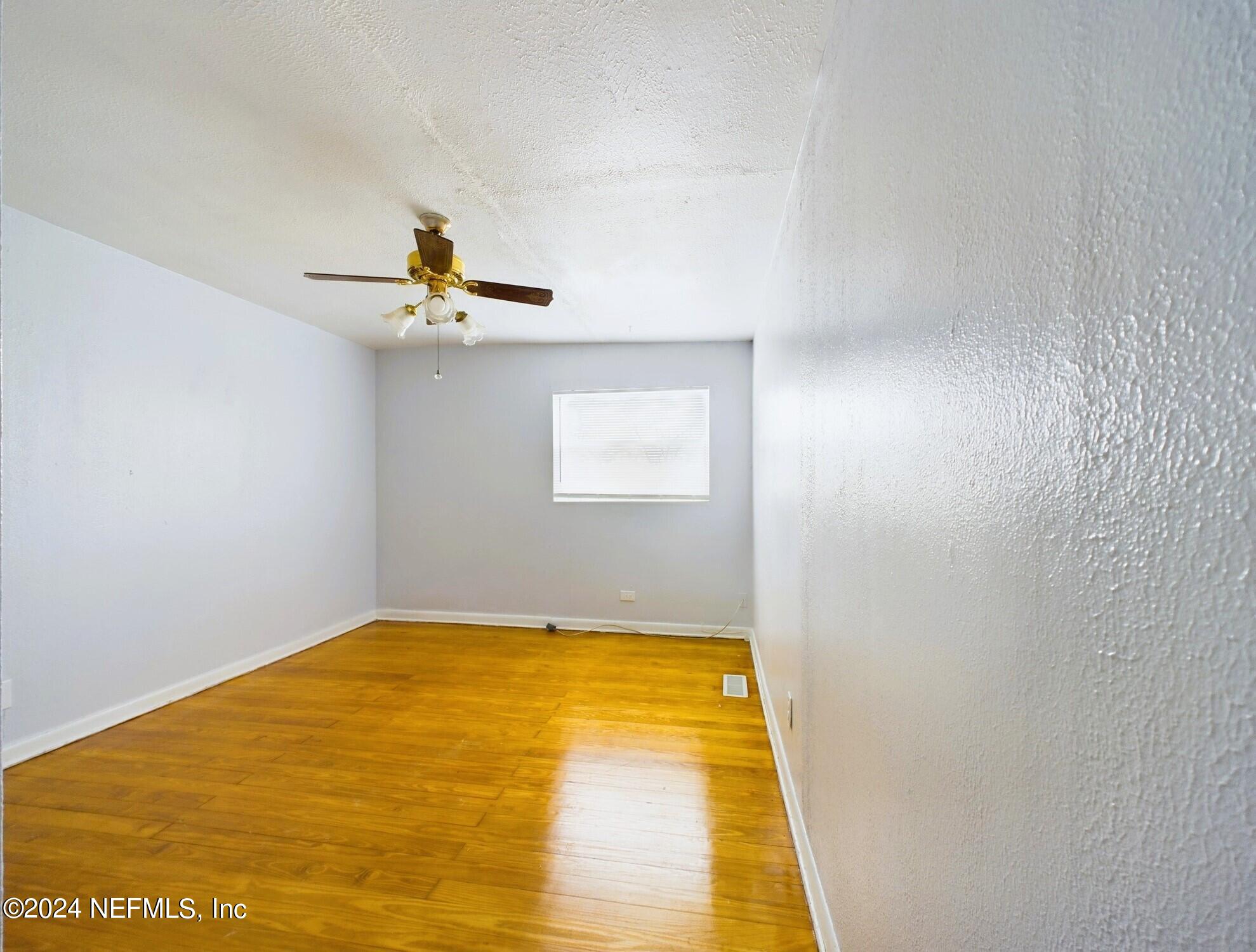 5814 Begonia Road Jacksonville, FL 32209 - Photo 16 of 39 CAM02234G0-PR0012-STILL072_alt