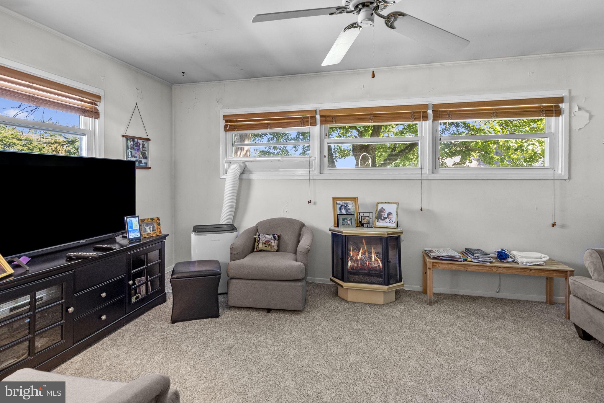 43 Harp Road Levittown, PA 19056 - Photo 14 of 23 Gallery Image 14