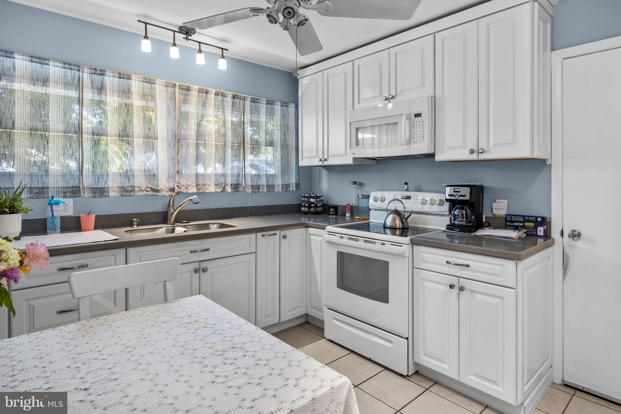 43 Harp Road Levittown, PA 19056 - Photo 9 of 23 Gallery Image 9