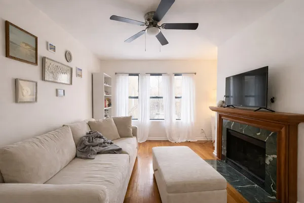 $2,100 | 681.5 West Wrightwood Avenue, Unit 1E, Chicago, IL 60614