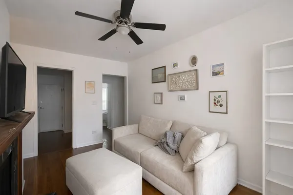 $2,100 | 681.5 West Wrightwood Avenue, Unit 1E, Chicago, IL 60614