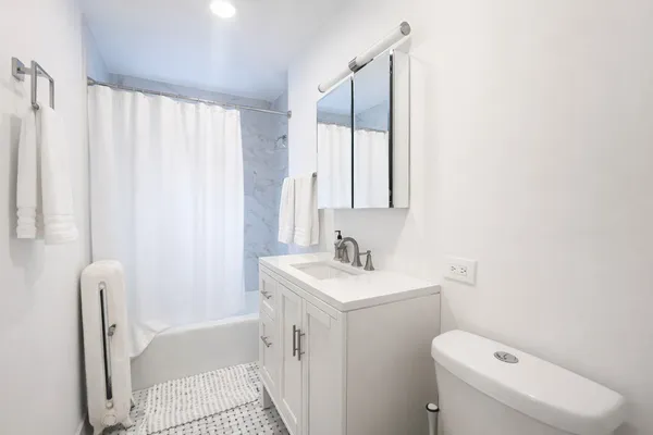 $2,100 | 681.5 West Wrightwood Avenue, Unit 1E, Chicago, IL 60614