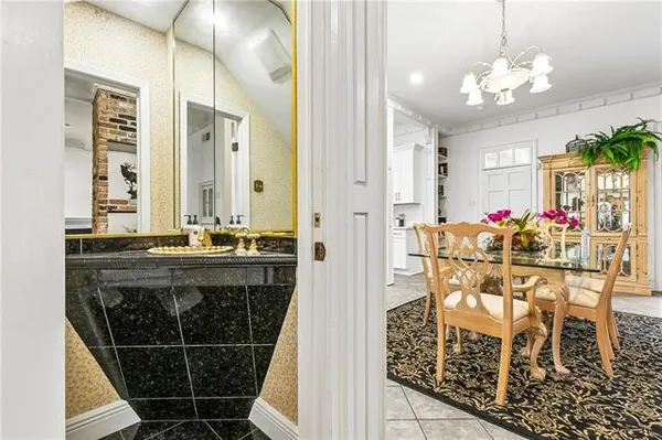 $559,900 | 4100 Transcontinental Drive, Metairie, LA 70006