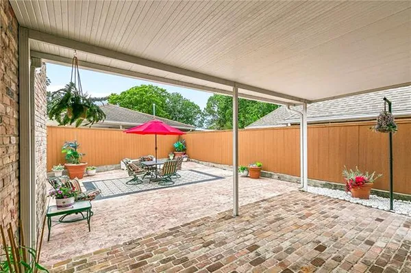 $559,900 | 4100 Transcontinental Drive, Metairie, LA 70006