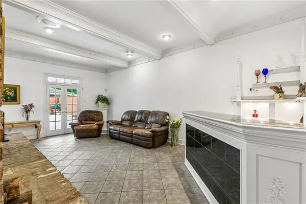 $559,900 | 4100 Transcontinental Drive, Metairie, LA 70006