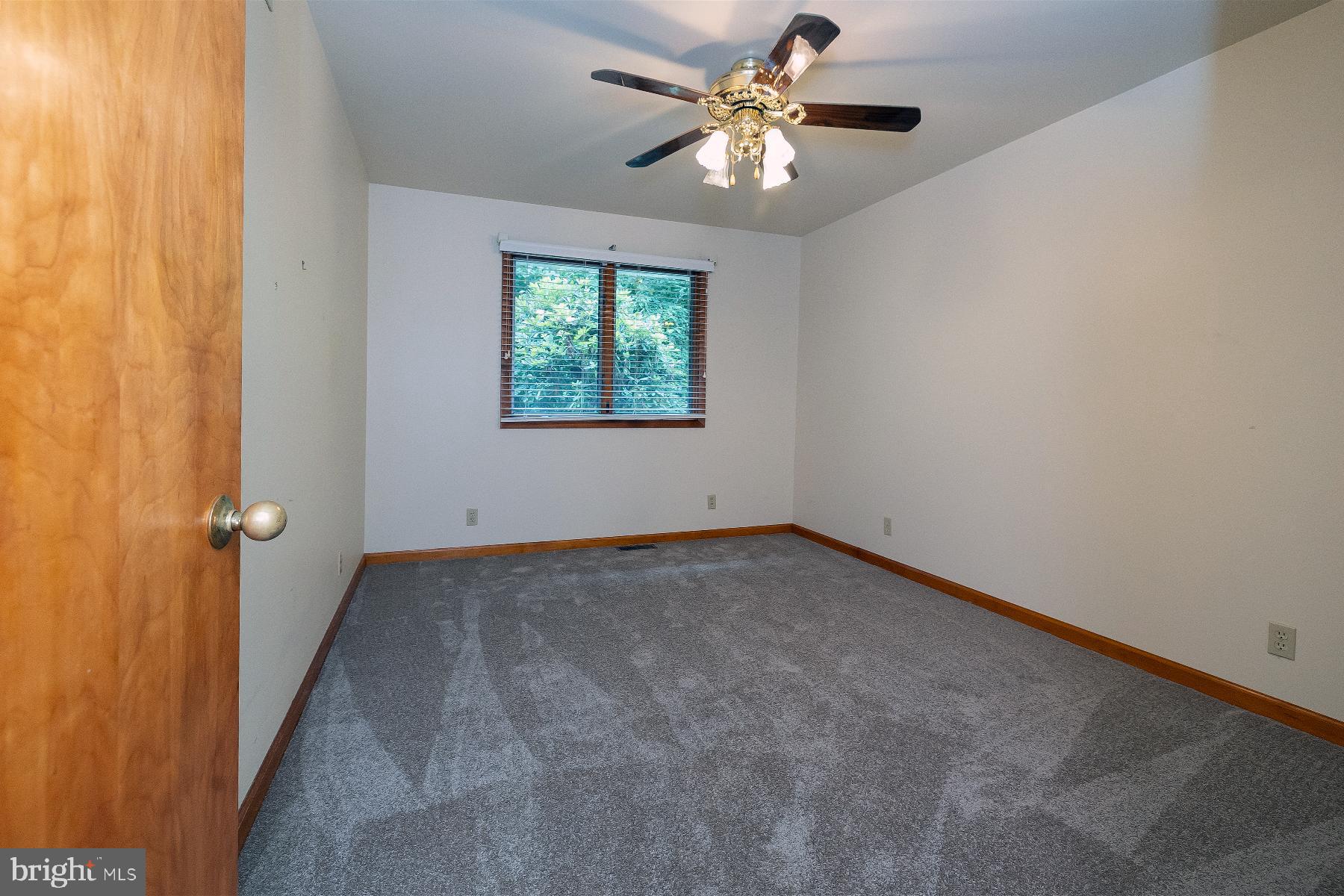 424 Greentree Road Sewell, NJ 08080 - Photo 31 of 54 Bedroom #2 Brand New Carpeting!