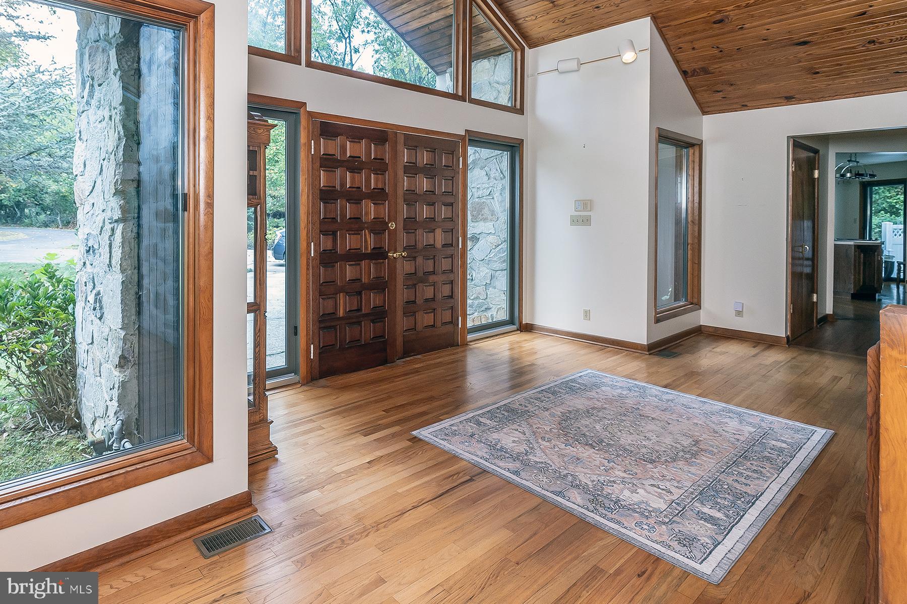 424 Greentree Road Sewell, NJ 08080 - Photo 7 of 54 Impressive Entry w Natural Elements