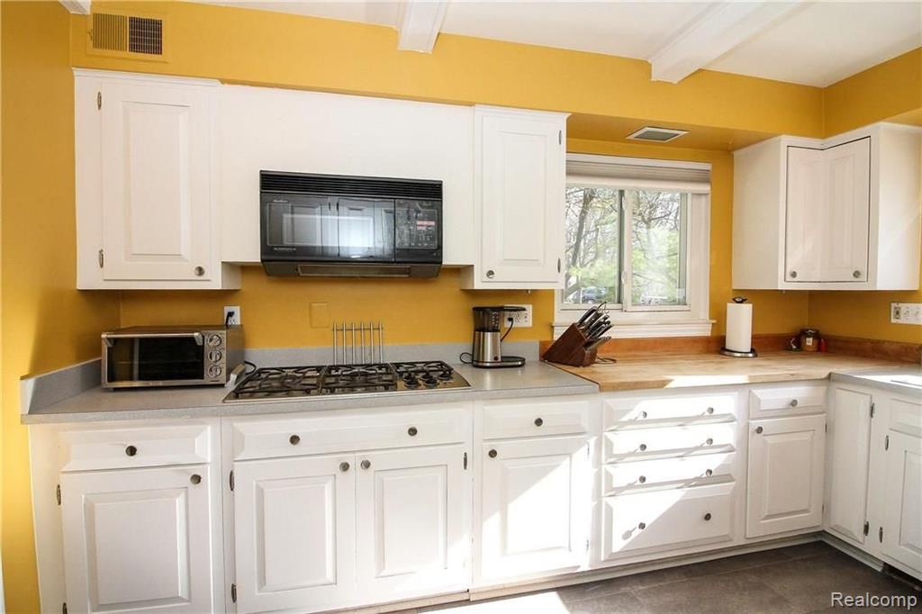 19312 Beverly Road Beverly Hills, MI 48025 - Photo 30 of 50