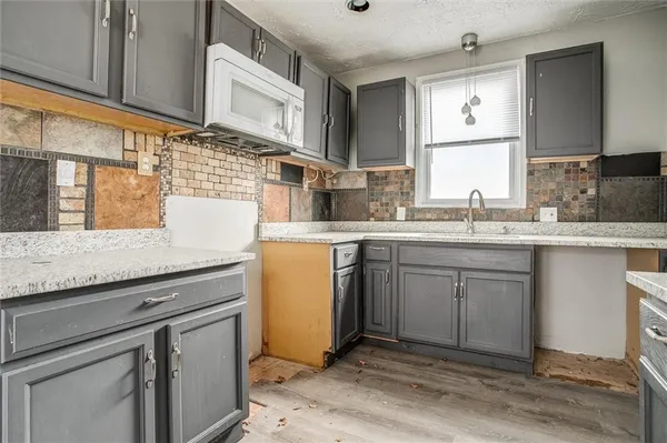 $215,000 | 8506 Highland Avenue, Kansas City, MO 64131