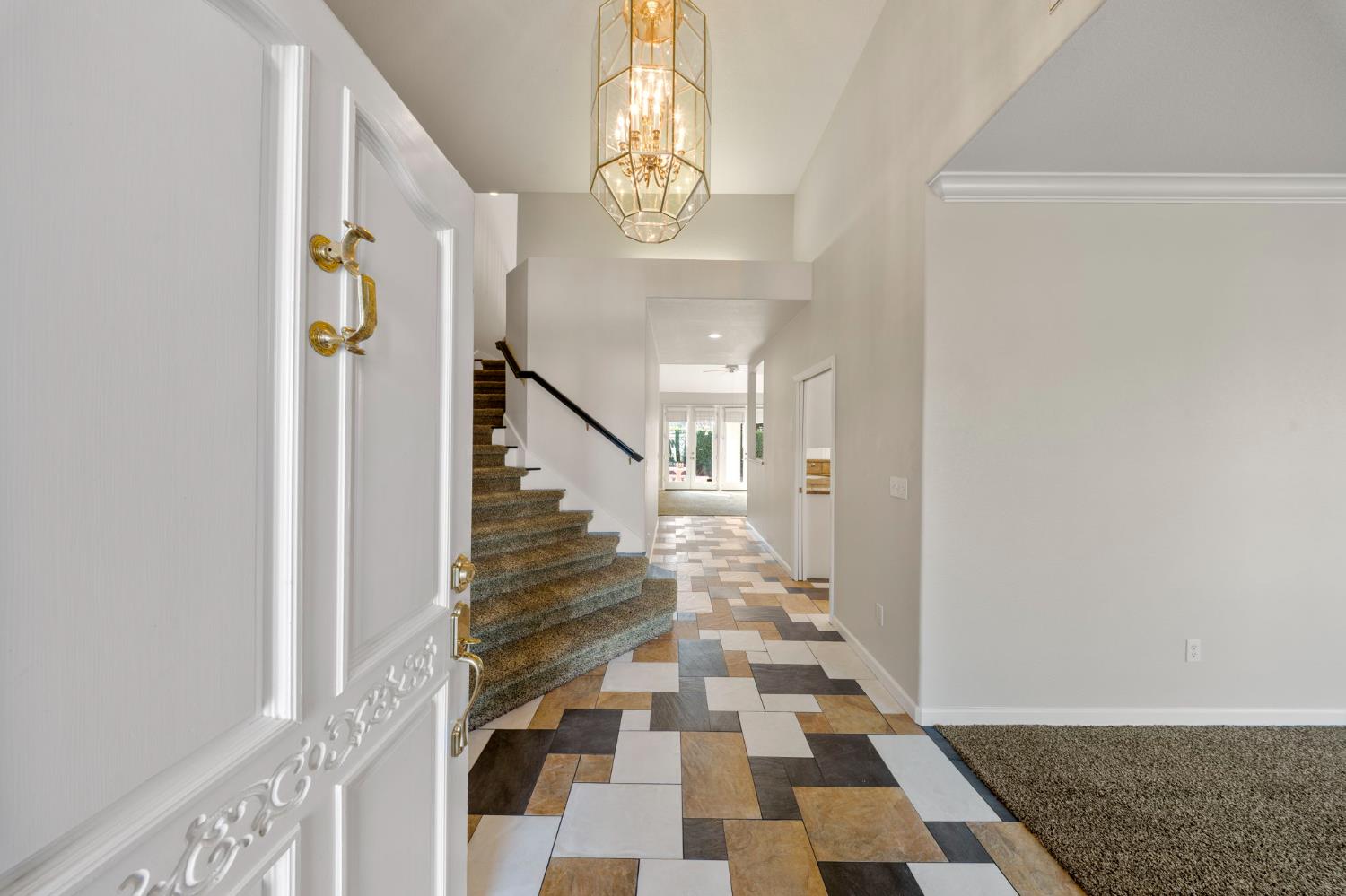 3205 Pleasant Bay Circle Modesto, CA 95355 - Photo 4 of 38