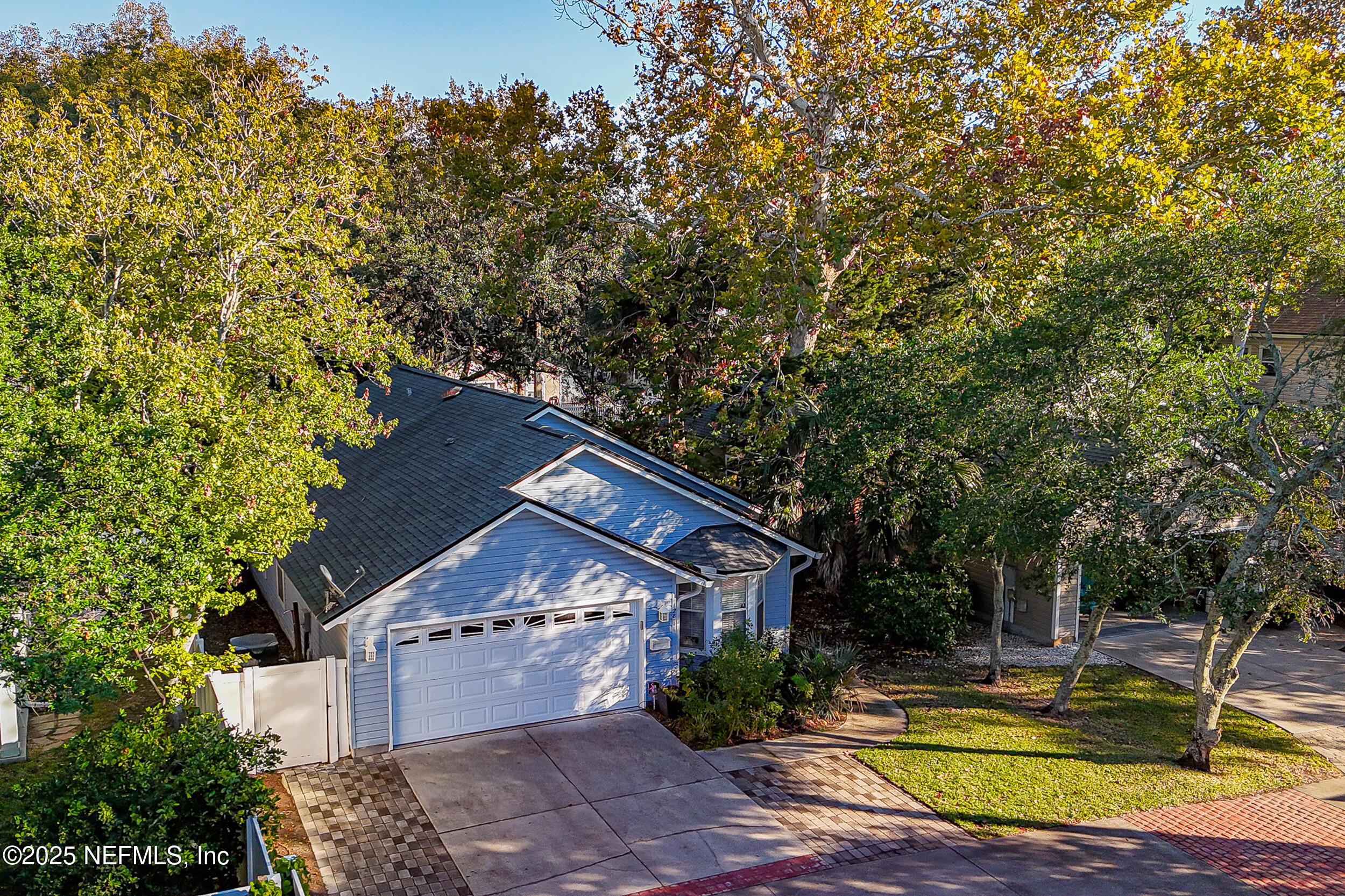 128 Seminole Road, Unit 11 Atlantic Beach, FL 32233 - Photo 19 of 26 a view of a house with a swimming pool