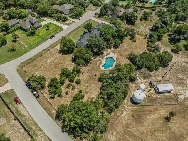 $639,900 | 311 Diamond Oaks Drive, Hudson Oaks, TX 76087