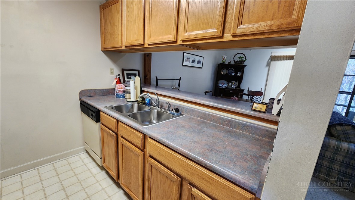 144 Village Drive, Unit 2B3 Boone, NC 28607 - Photo 8 of 23