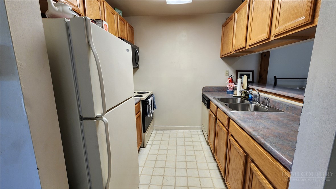 144 Village Drive, Unit 2B3 Boone, NC 28607 - Photo 9 of 23