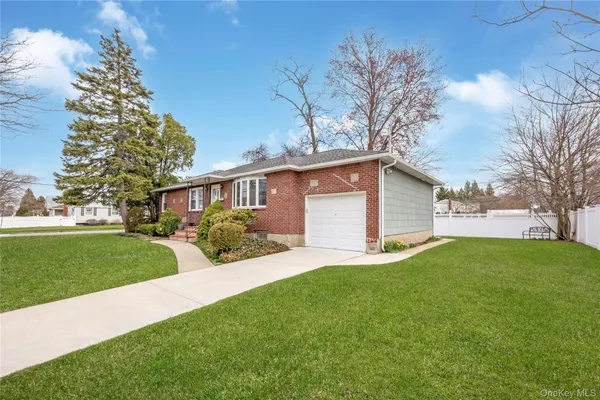 $749,990 | 35 West Chestnut Street, Farmingdale, NY 11735