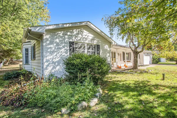 $369,900 | 5345 Squires Manor Road, Jackson, MI 49201