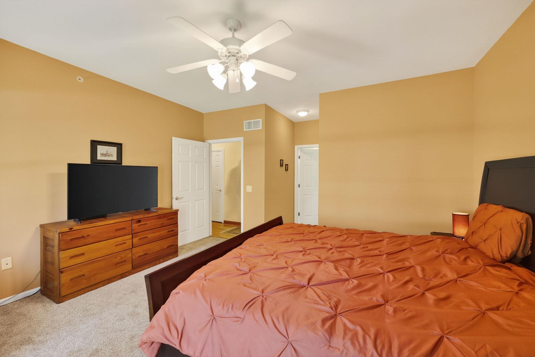 6043 Cottontail Madison, WI 53718 - Photo 19 of 56