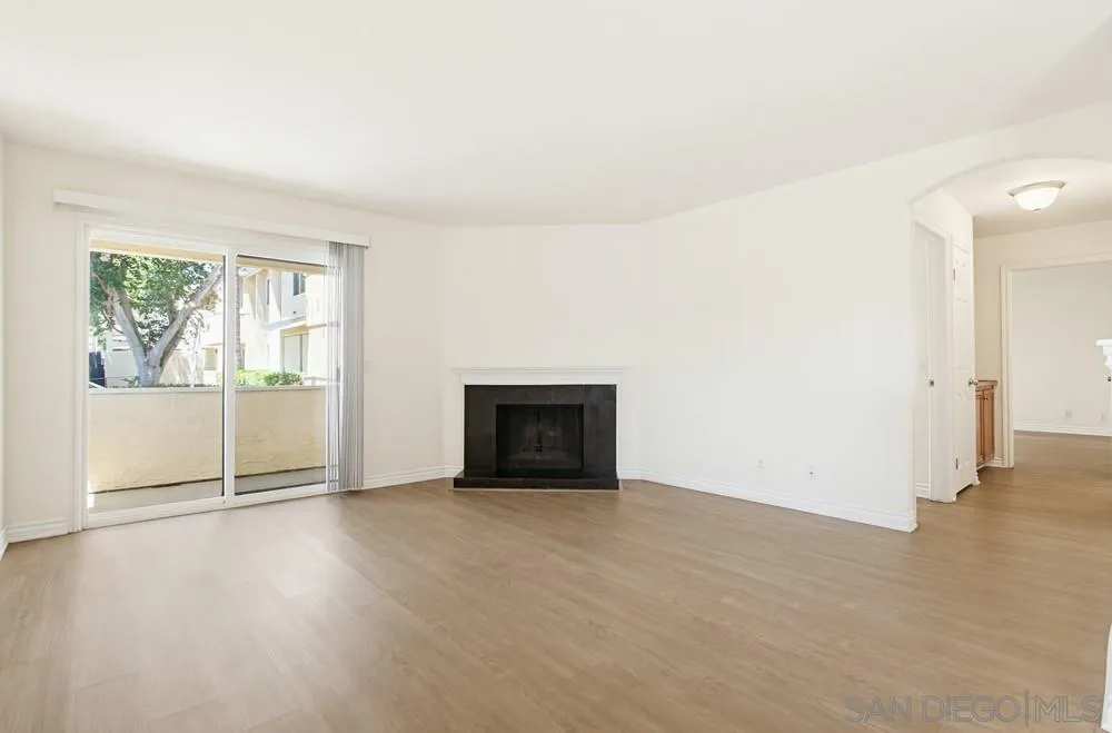 9939 Erma Road, Unit 103 San Diego, CA 92131 - Photo 7 of 40