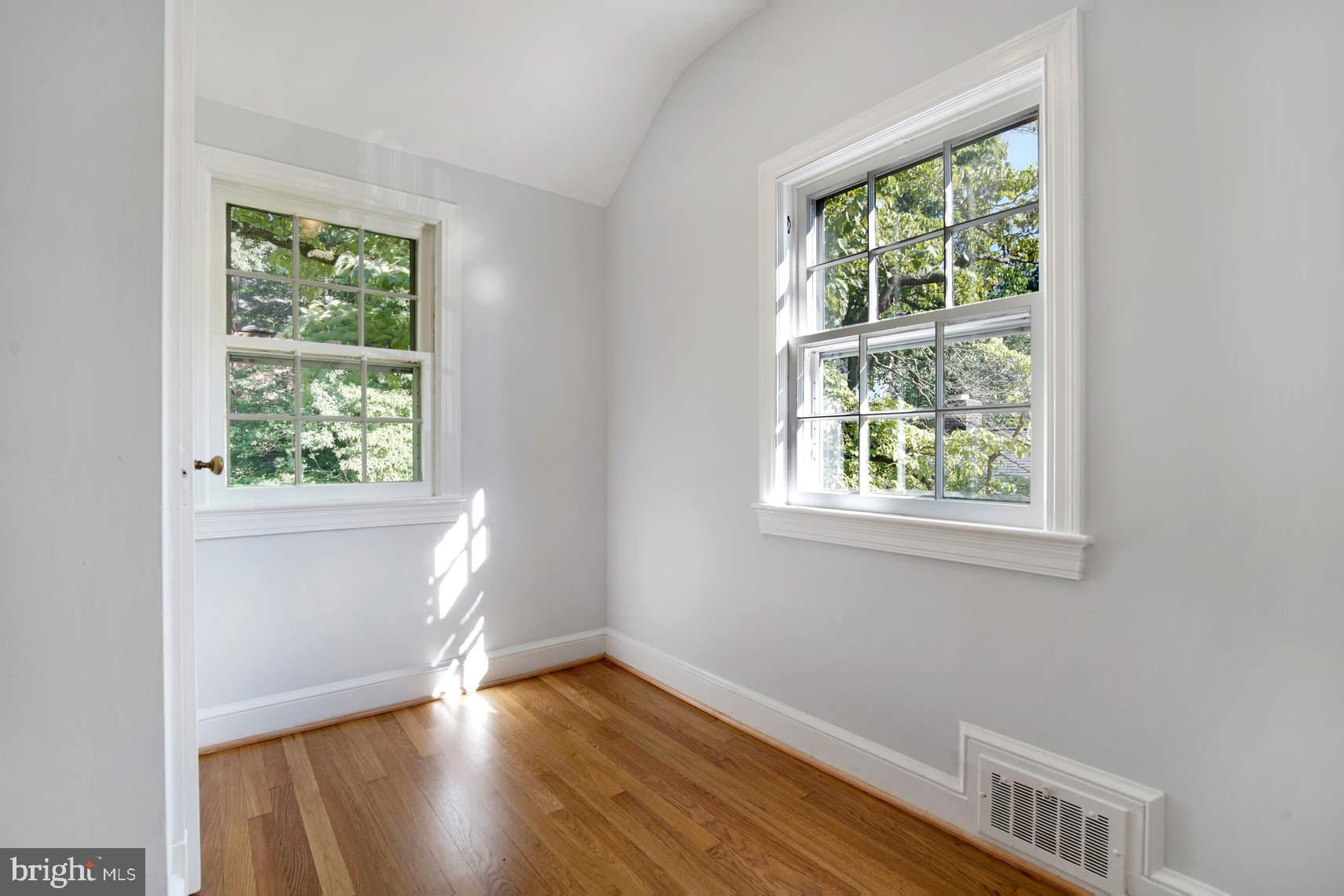 510 Bonifant Street Silver Spring, MD 20910 - Photo 12 of 16 Third bedroom