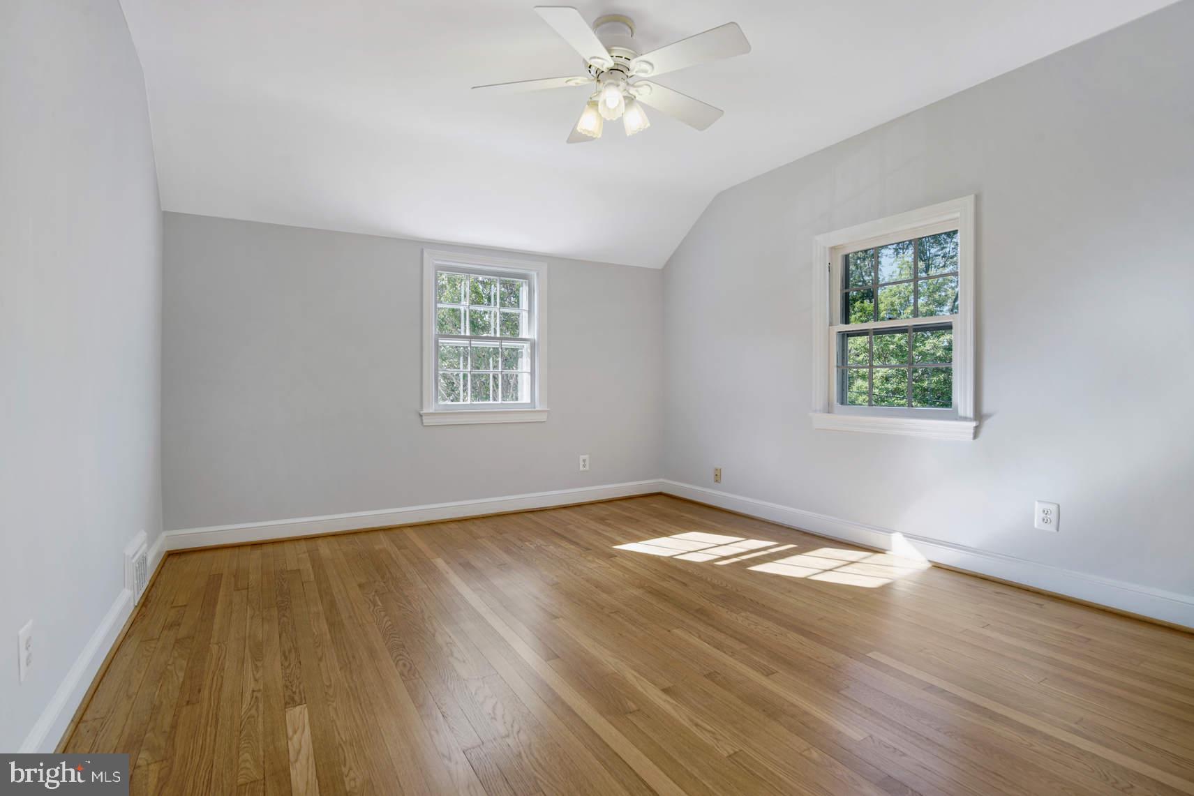 510 Bonifant Street Silver Spring, MD 20910 - Photo 10 of 16 Main bedroom