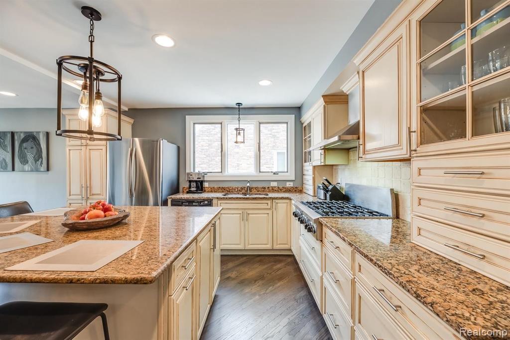 518 Barrington Road Grosse Pointe, MI 48230 - Photo 16 of 64