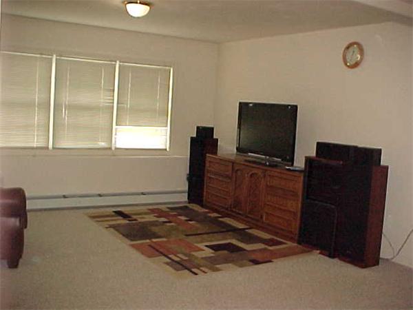 35 Burghardt Street Worcester, MA 01604 - Photo 4 of 6