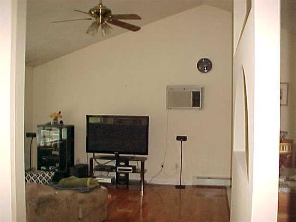 35 Burghardt Street Worcester, MA 01604 - Photo 5 of 6