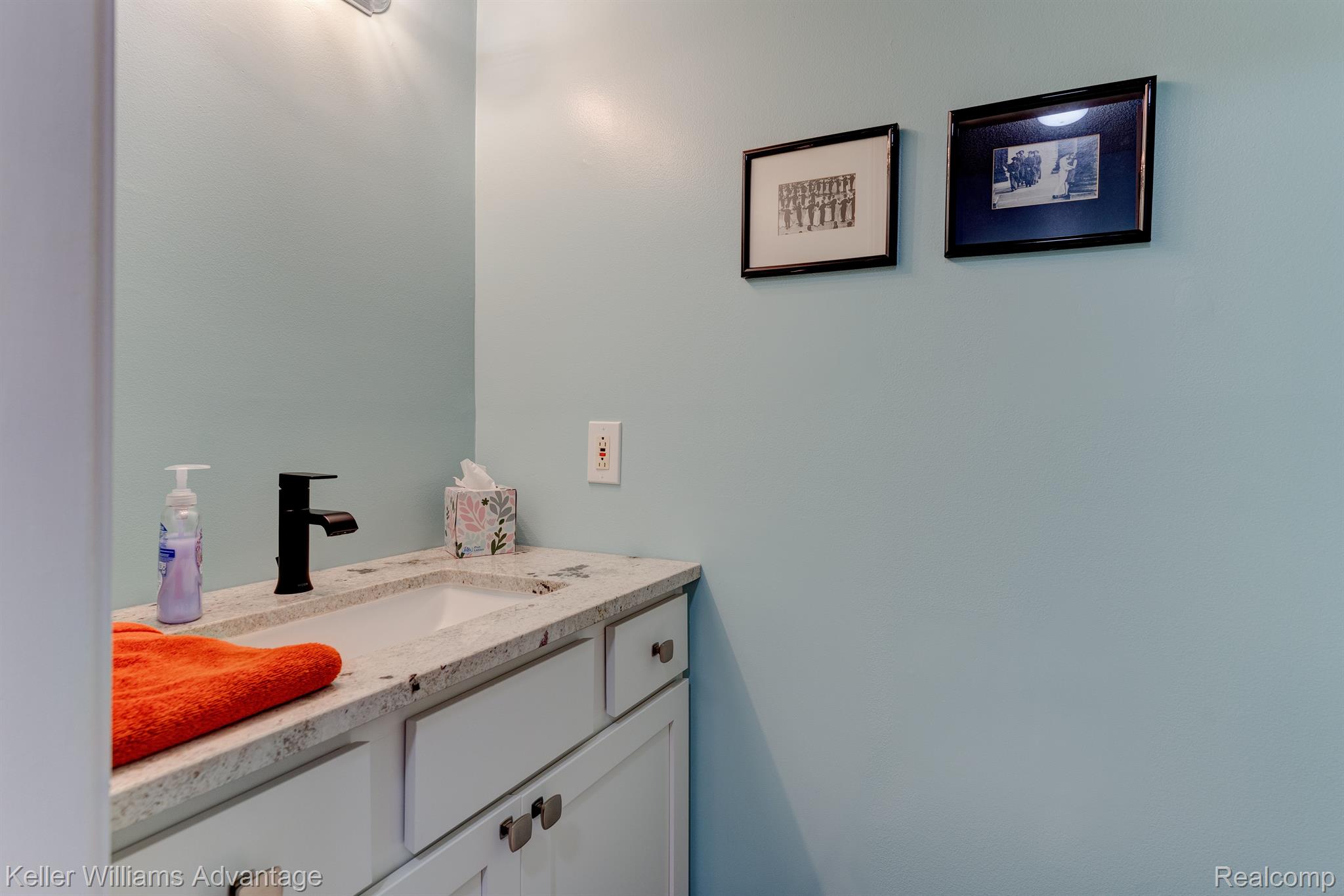 22212 Pondview Novi, MI 48375 - Photo 11 of 28 Gallery Image 11