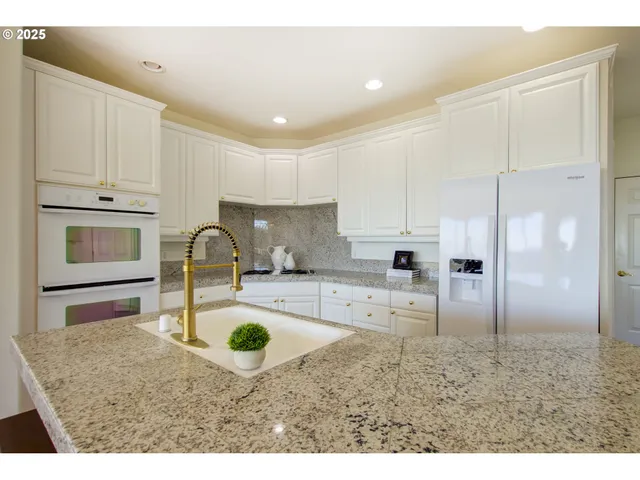 $849,900 | 23902 Northeast 128th Street, Brush Prairie, WA 98606