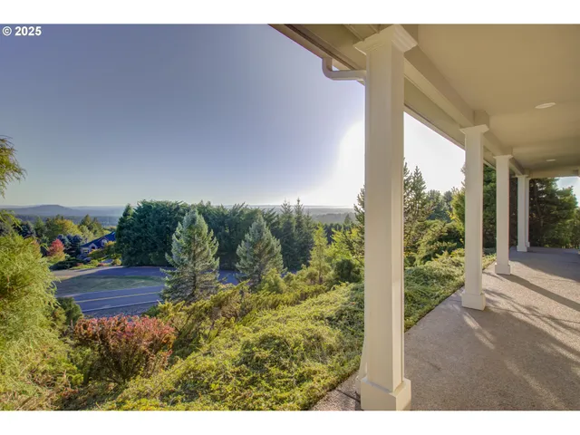 $849,900 | 23902 Northeast 128th Street, Brush Prairie, WA 98606