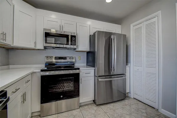 $399,900 | 100 Bluff View Drive, Unit 514A, Belleair Bluffs, FL 33770