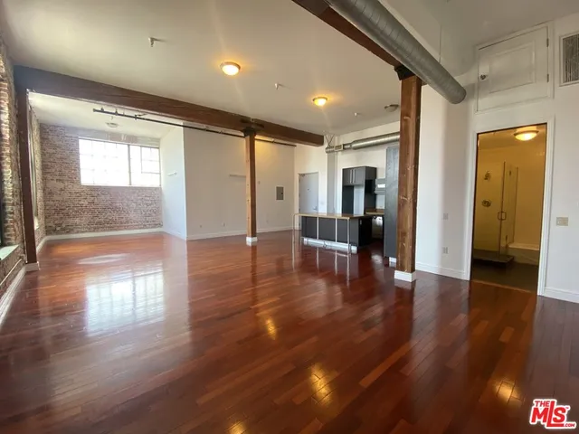 $2,953 | 652 Mateo Street, Unit 201, Los Angeles, CA 90021