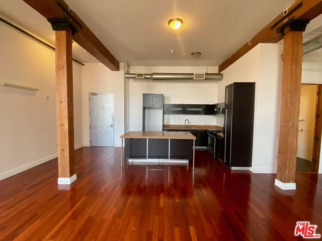 $2,953 | 652 Mateo Street, Unit 201, Los Angeles, CA 90021