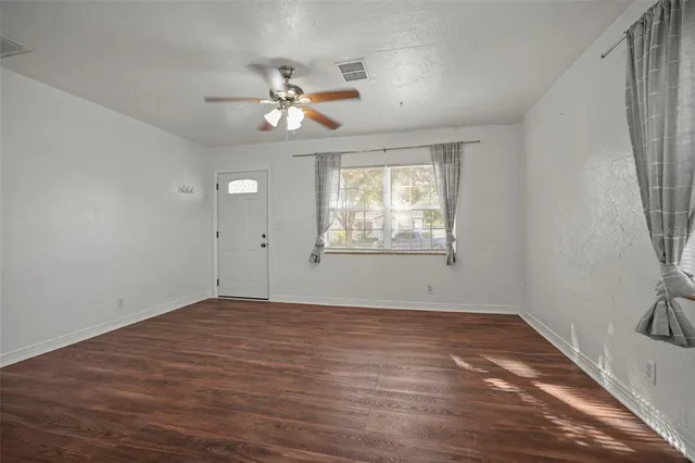 $2,200 | 1511 35th Avenue North, St. Petersburg, FL 33704