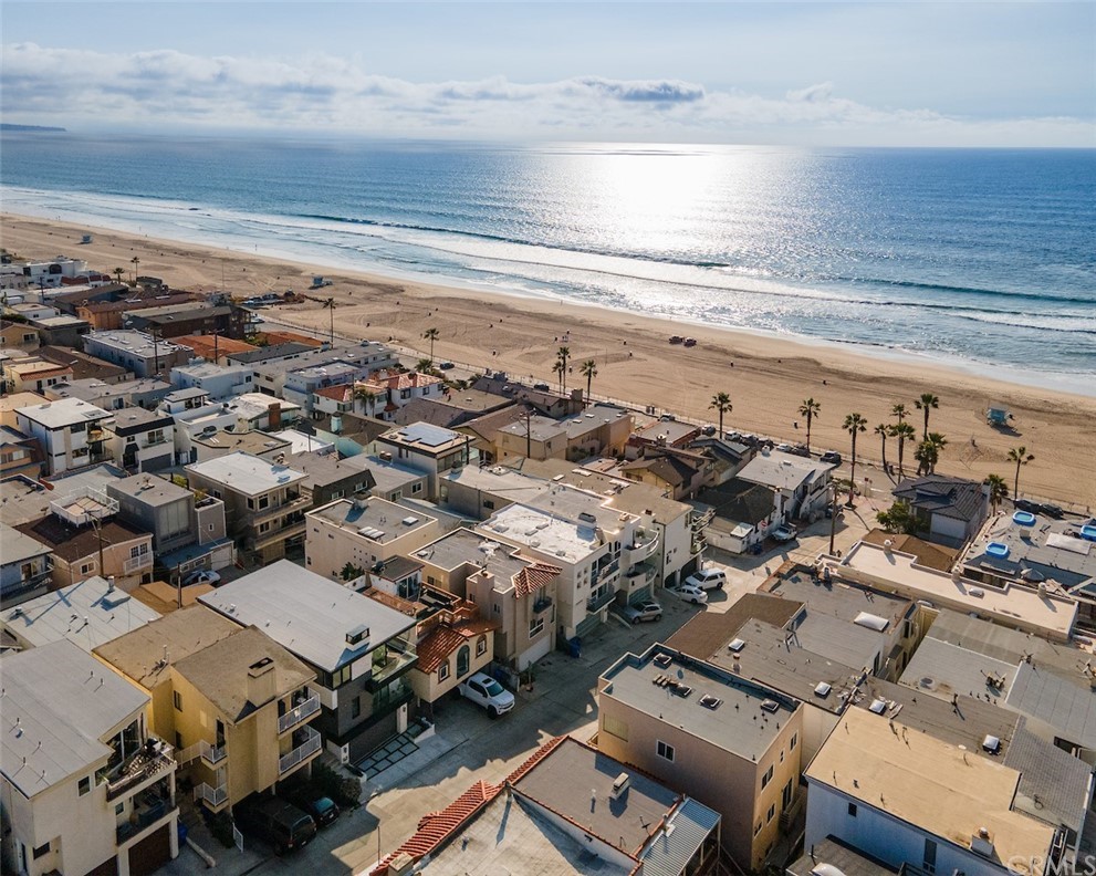 200 40th Street Manhattan Beach, CA 90266 - Photo 11 of 57 an aerial view of a ocean and beach