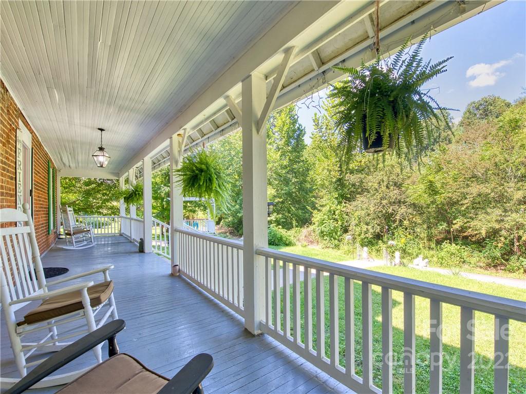 47 Welch Farm Road Waynesville, NC 28786 - Photo 9 of 32 Gallery Image 9