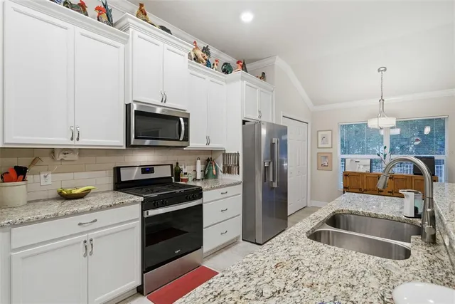 $367,000 | 3125 North Canterbury Lake Drive, Hernando, FL 34442