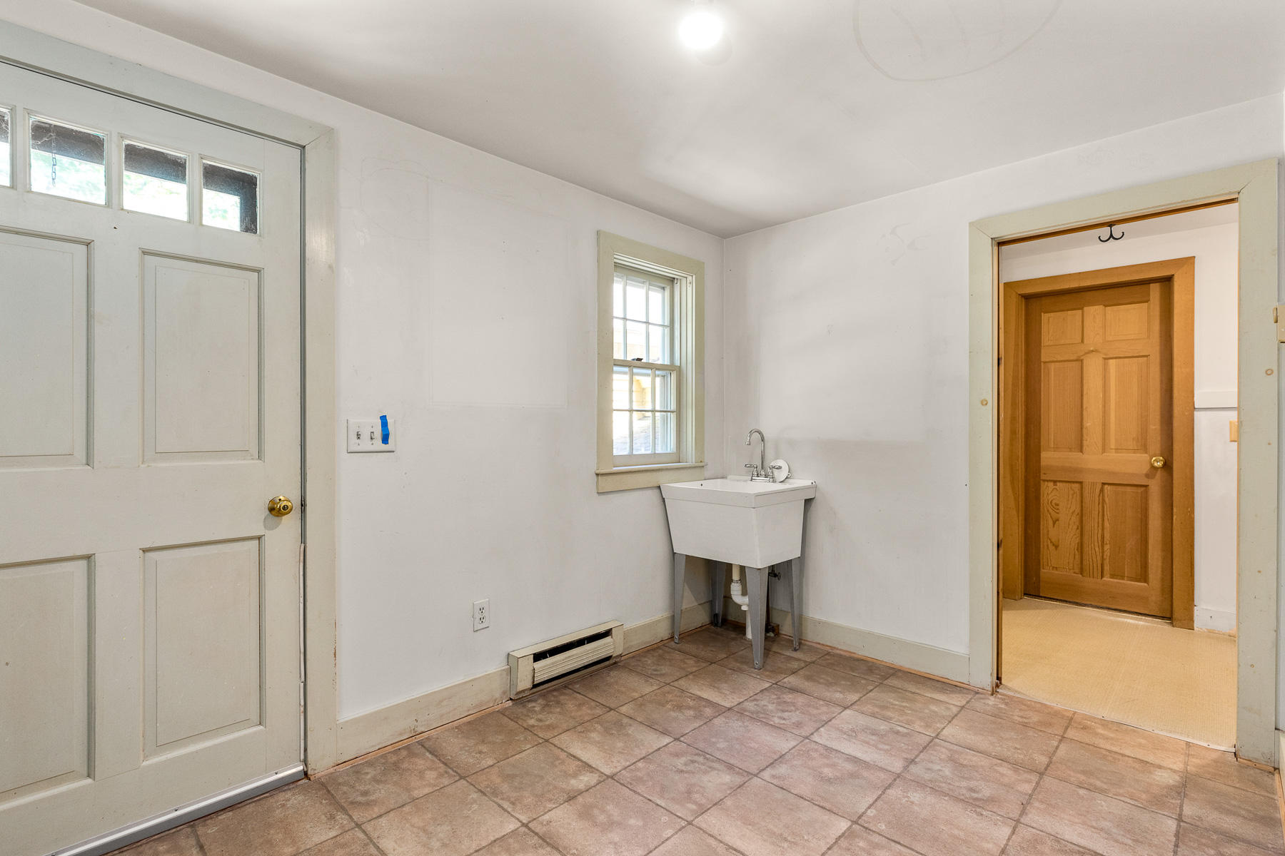 188 Brave Boat Harbor Road Kittery Point, ME 03905 - Photo 30 of 53 Side Entryway w/ Access to Laundry Room