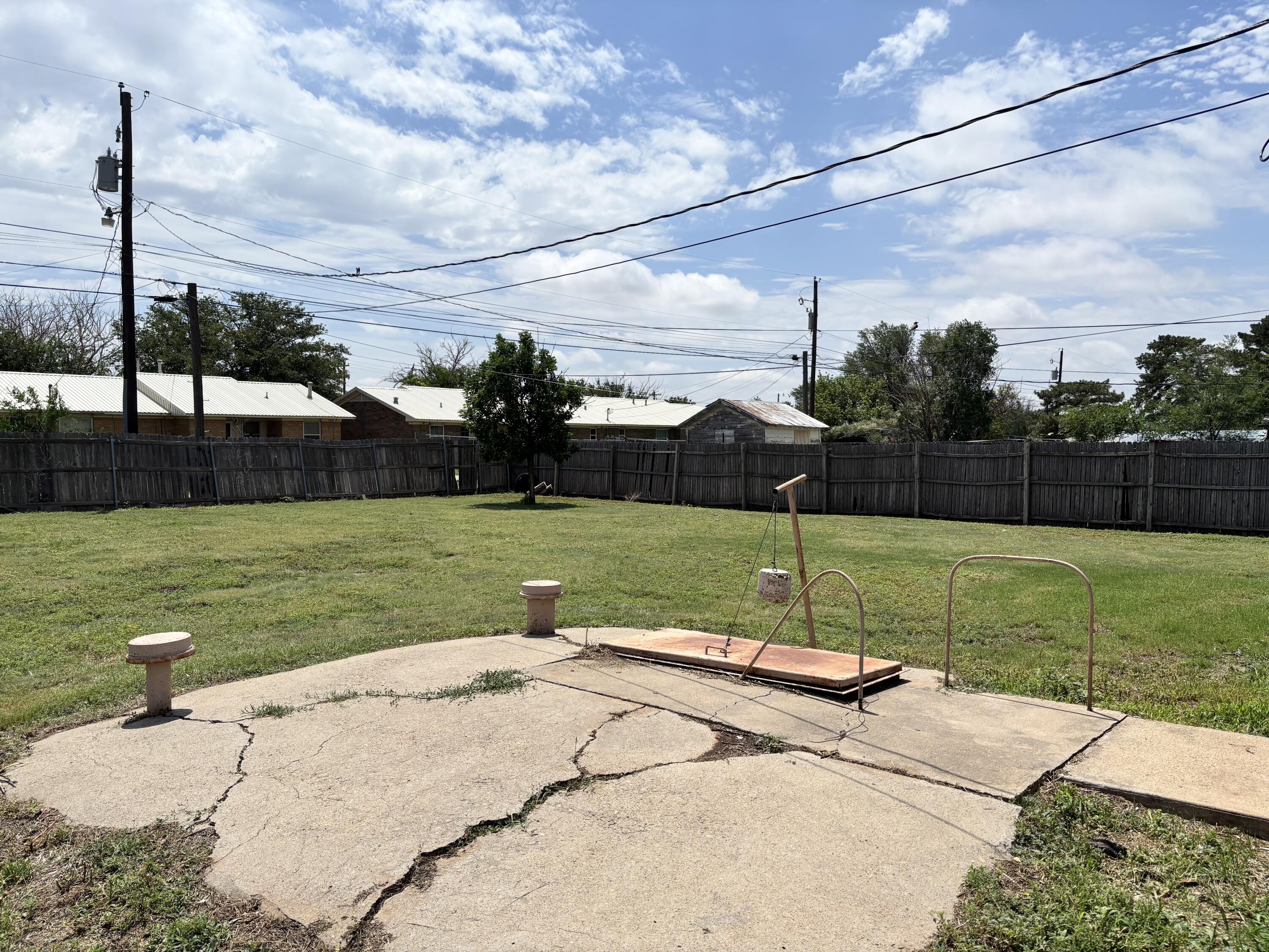 407 South Collins Avenue Tulia, TX 79088 - Photo 17 of 19 IMG_2974