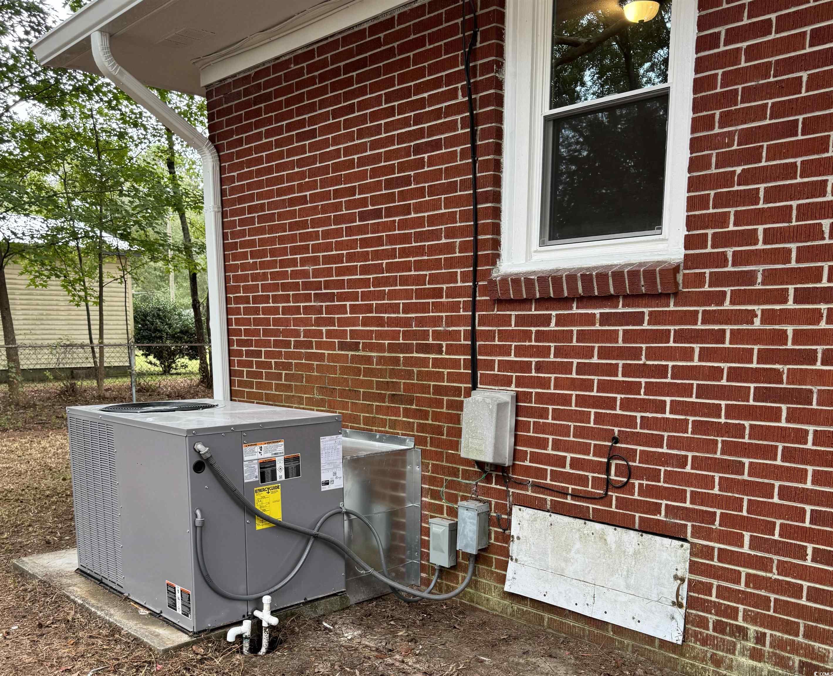 1127 State Rd S-17-640 Dillon, SC 29536 - Photo 5 of 26 Exterior view of brick siding