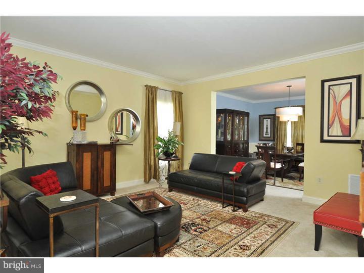 8 Jackson Court Downingtown, PA 19335 - Photo 6 of 25 Living Room