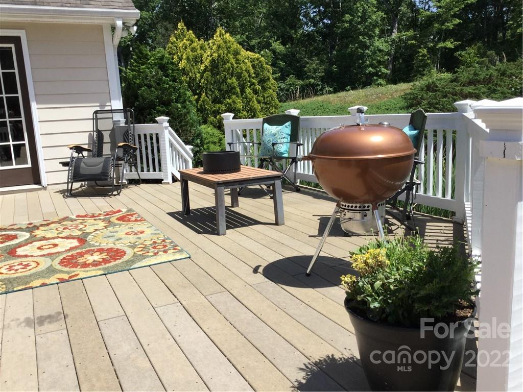 134 V S Dalton Road Rutherfordton, NC 28139 - Photo 8 of 43 a backyard of a house with table and chairs