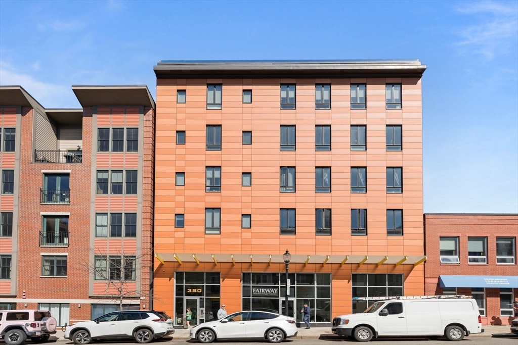 380 West Broadway, Unit 401 Boston, MA 02127 - Photo 19 of 25 a front view of a building