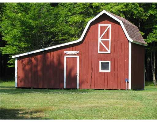 43 South Summit Road Greenville, PA 16125 - Photo 2 of 17 Stable/Barn. pony barn with loft