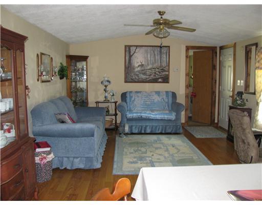 43 South Summit Road Greenville, PA 16125 - Photo 12 of 17 Living Room.