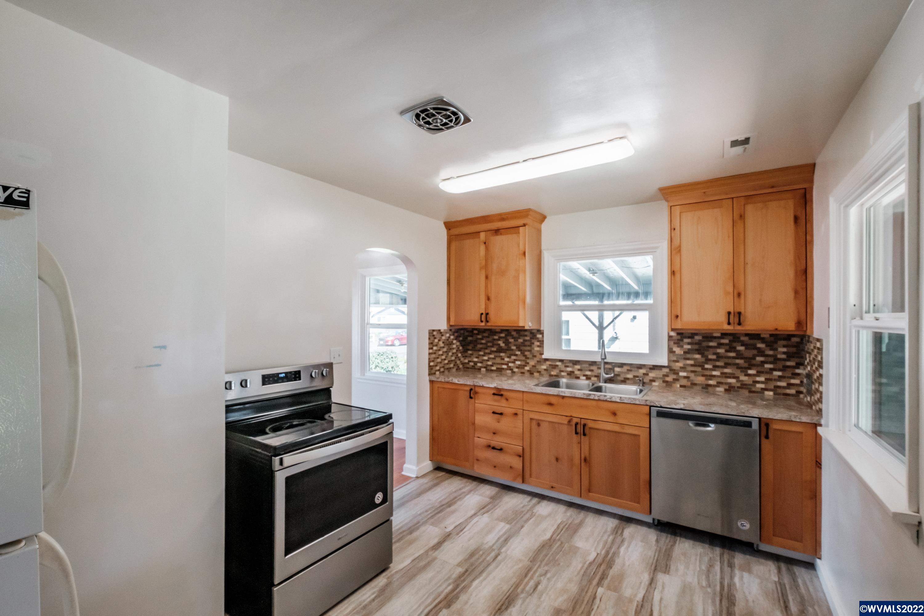 1342 Southwest 15th Avenue Albany, OR 97321 - Photo 13 of 34 Gallery Image 13
